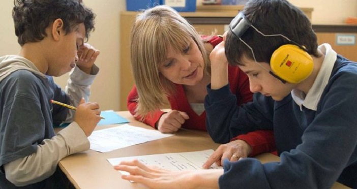 bambin-autistici-nelle-scuole