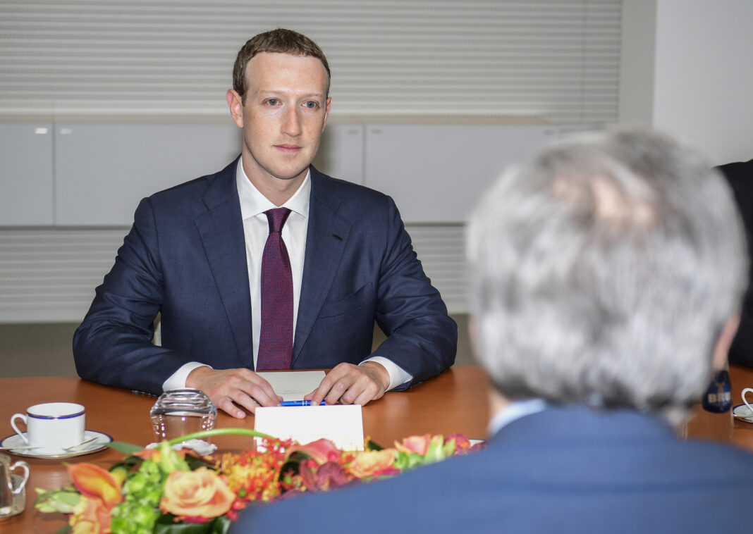 FACEBOOK, ZUCKERBERG AL PARLAMENTO EUROPEO