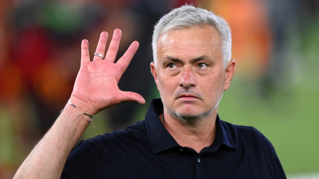 Mourinho-e-costretto-a-reinventarsi-la-difesa