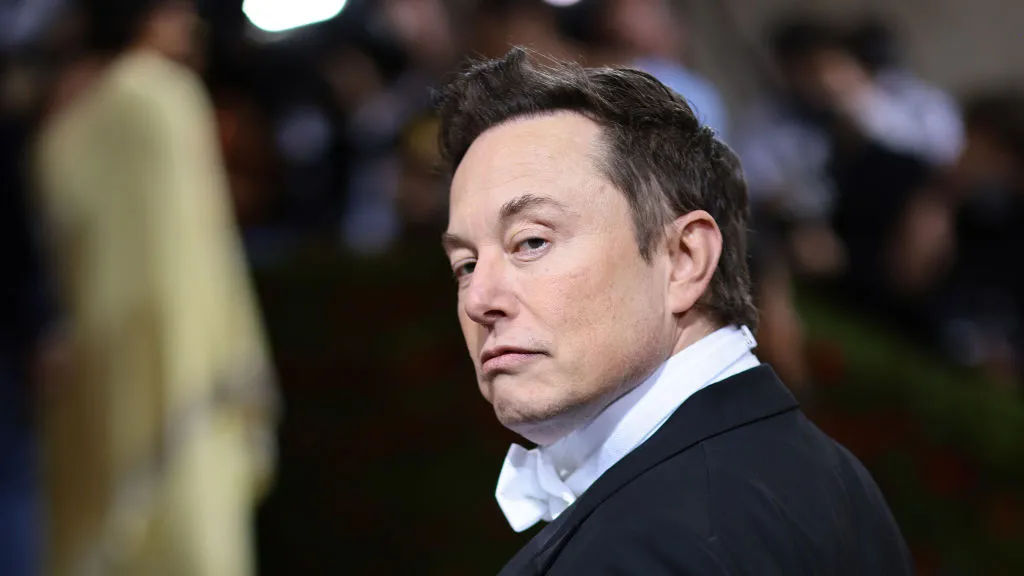 Musk-dona-strumentazione-a-Tonga-colpita-dalleruzione