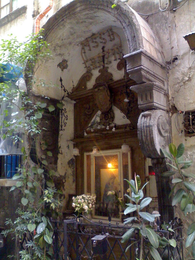 Napoli-edicole-votive-dei-clan-anche-su-vestigia-romane