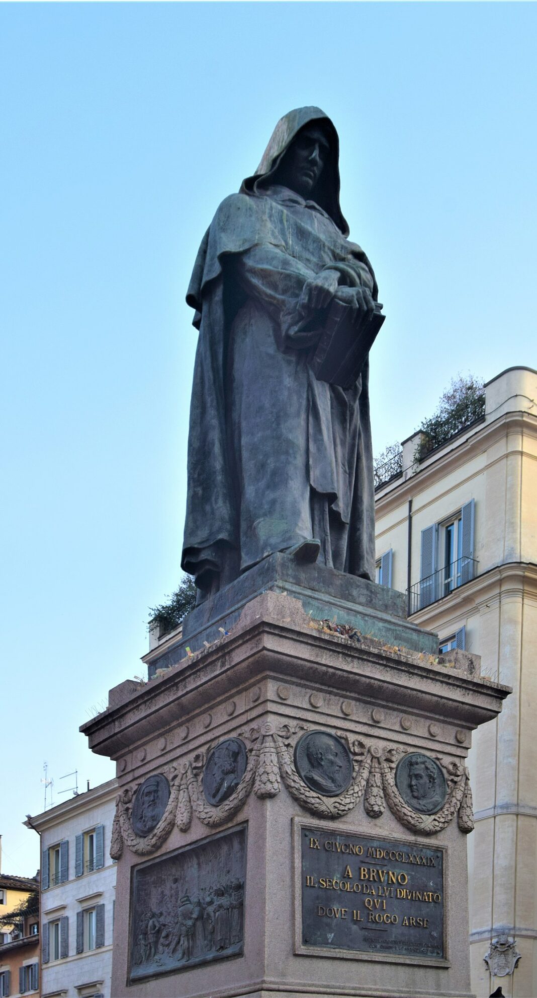 Perugia-omaggia-Giordano-Bruno