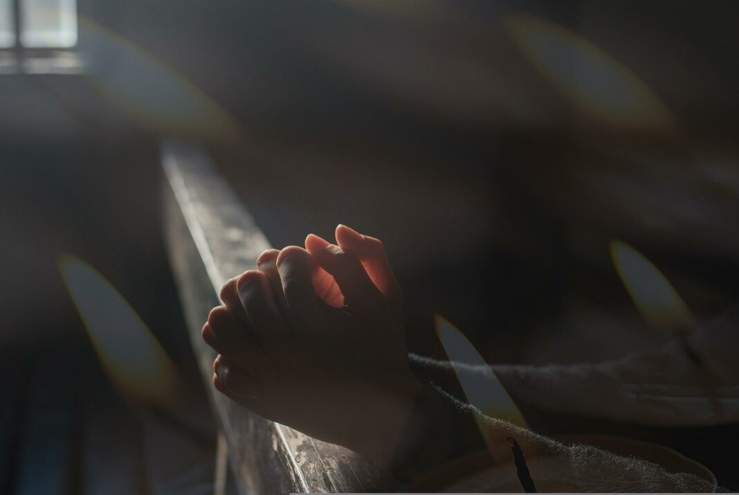 prayer-g01bdc30ec_1920