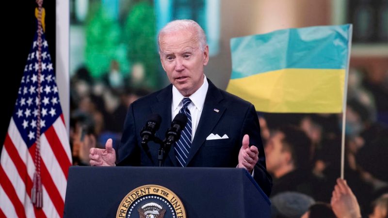 Joe-Biden-Ukraine-flag-800x450-1
