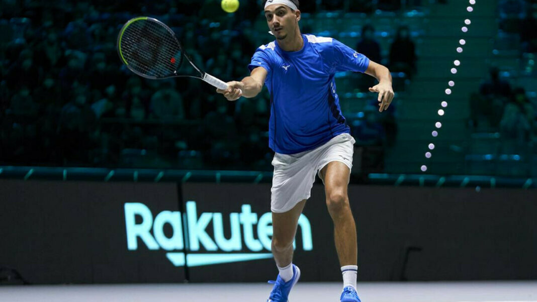 Lorenzo_Sonego_Davis-Cup-by-Rakuten-Finals-2021-Photo-by-Jose-Manuel-Alvarez-Quality-Sport-Images-Kosmos-Tennis-3
