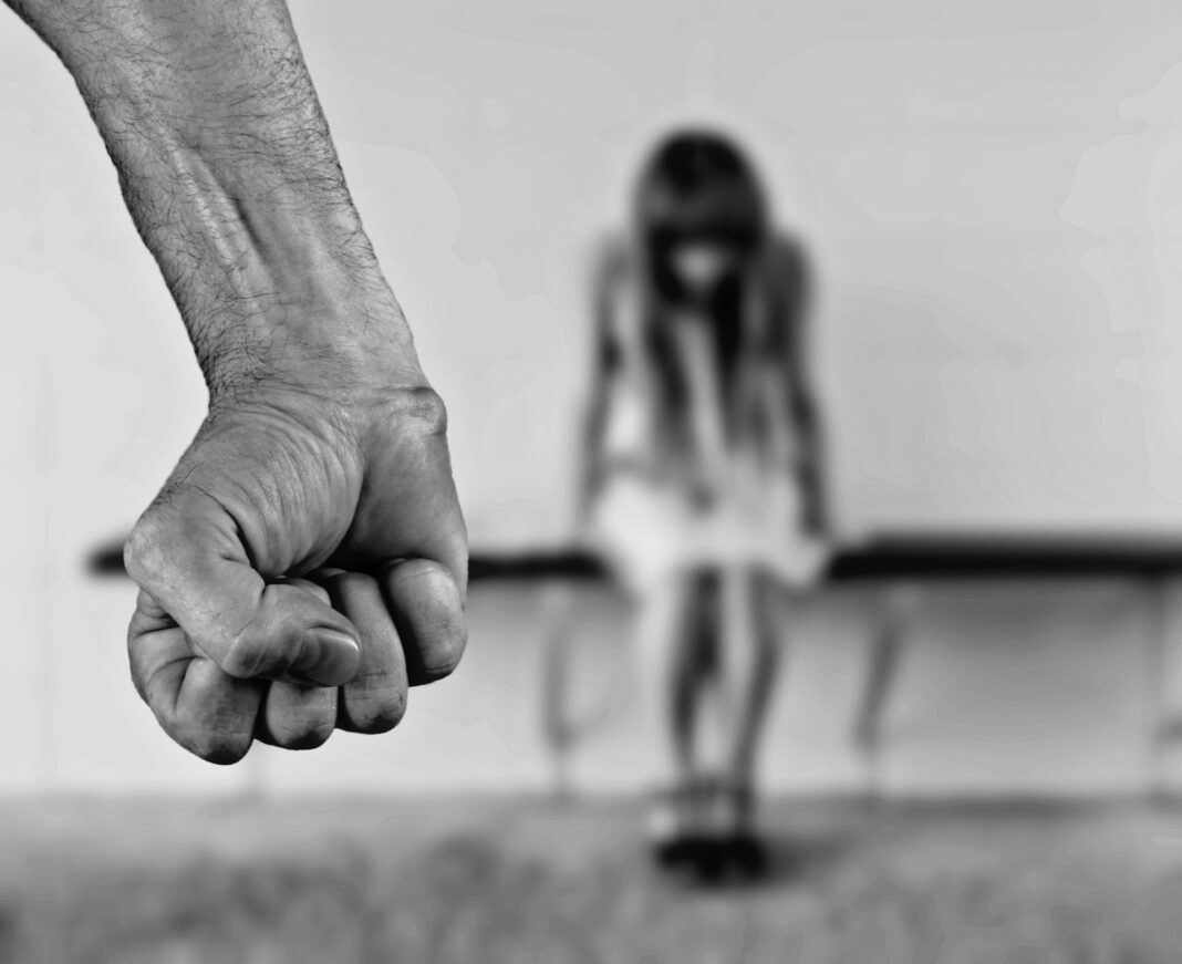 violenza_donne_pugno