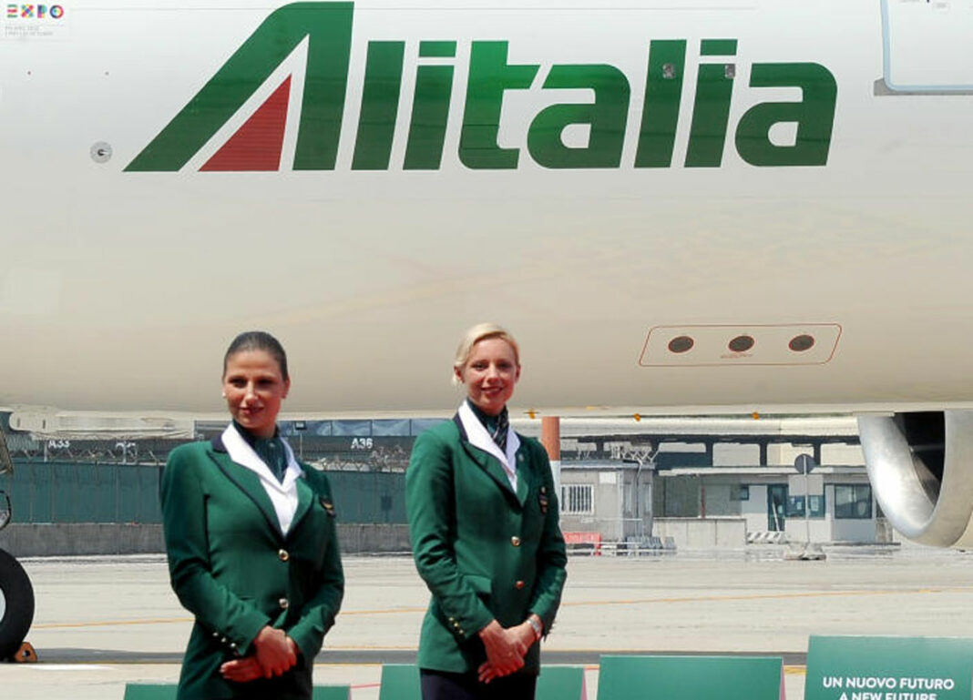 alitalia-hostess