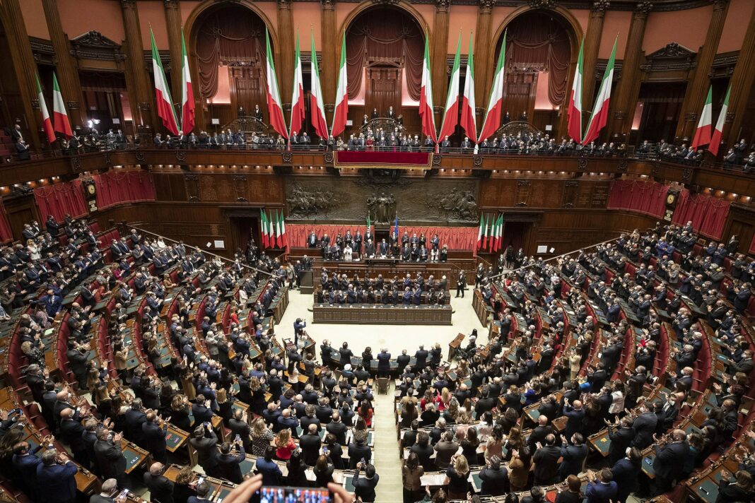 Camera_dei_deputati_Aula_Palazzo_Montecitorio_Roma
