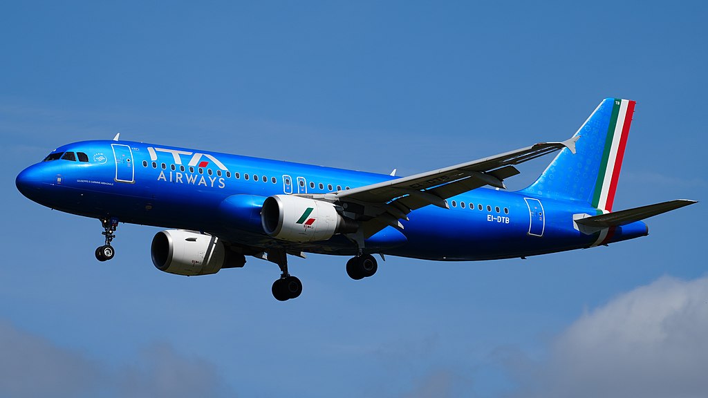 Hamburg_Airport_ITA_Airways_Airbus_A320-216_EI-DTB_DSC06497