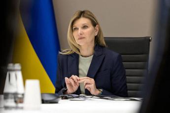 Ucraina, la moglie di Zelensky: “Vorrei mio marito vicino, ai figli manca il padre”