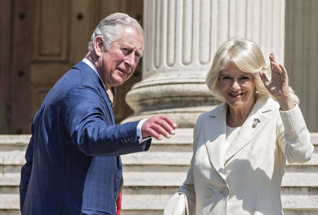 I REALI D'INGHILTERRA ARRIVANO ALLA BRITISH SCHOOL