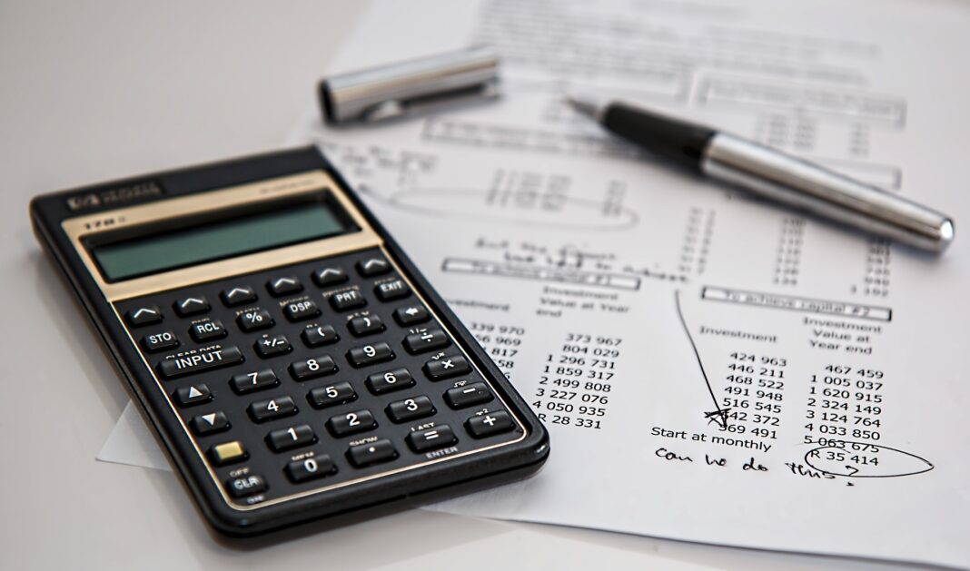 calculator-g648e3221d_1920