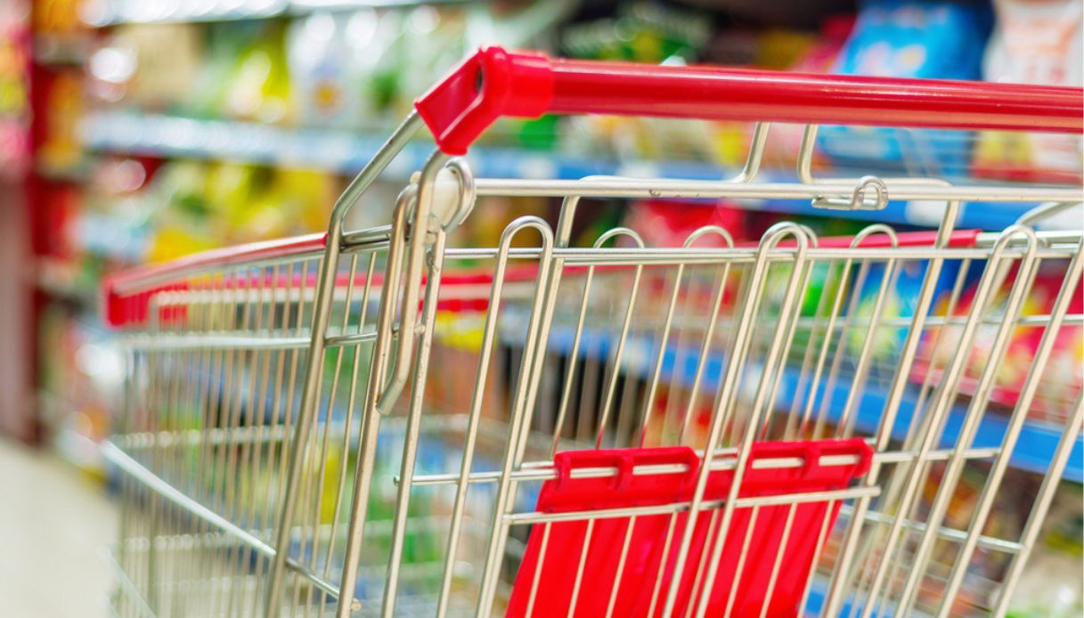 IL CARRELLO DELLA SPESA – Si paga di più, si mangia di meno IL CARRELLO DELLA SPESA – Si paga di più, si mangia di meno