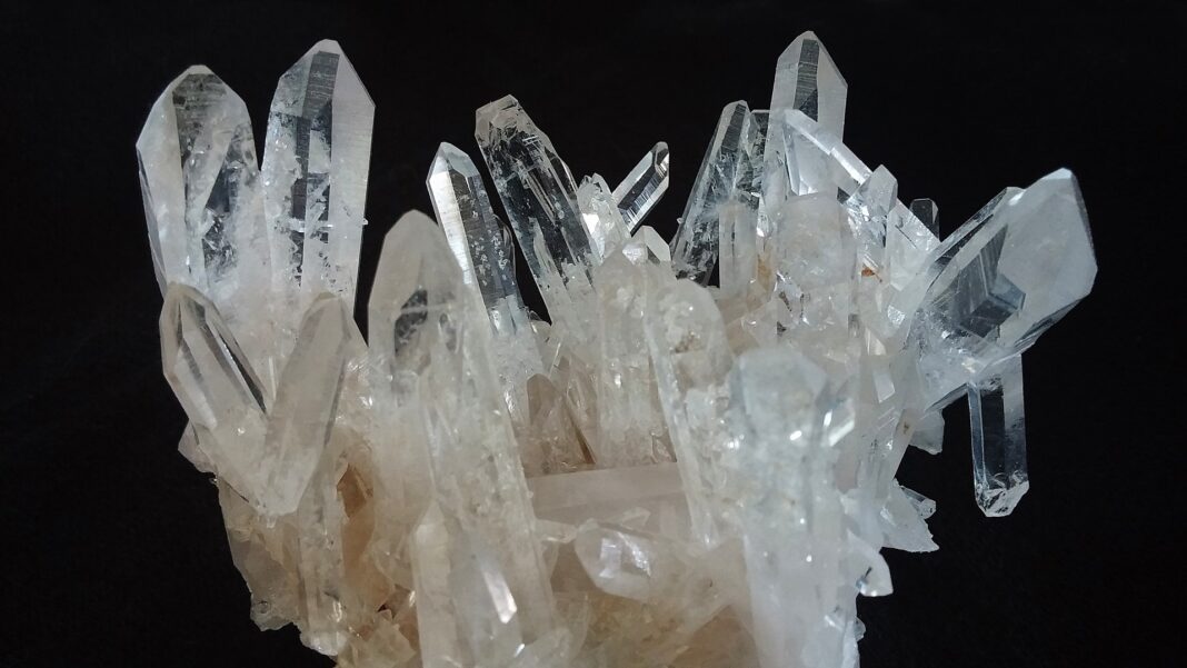 crystal-g90b855a46_1920