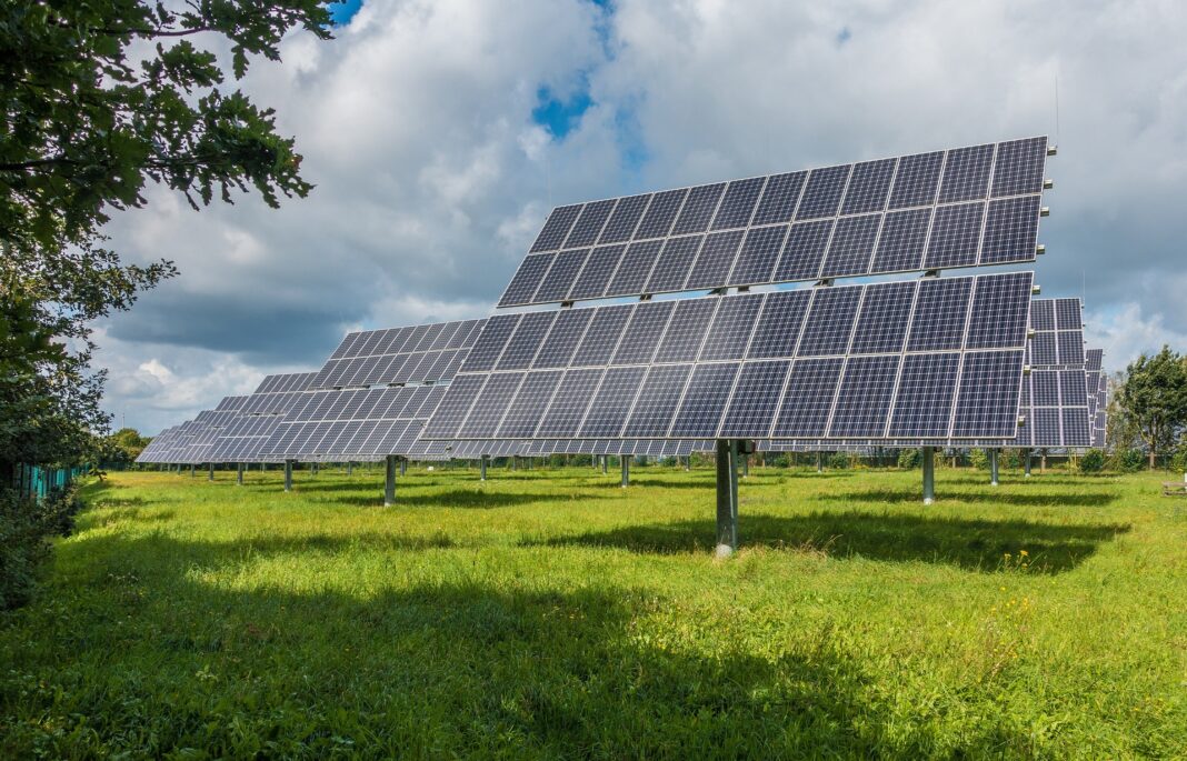photovoltaic-system-g8904f86e8_1920