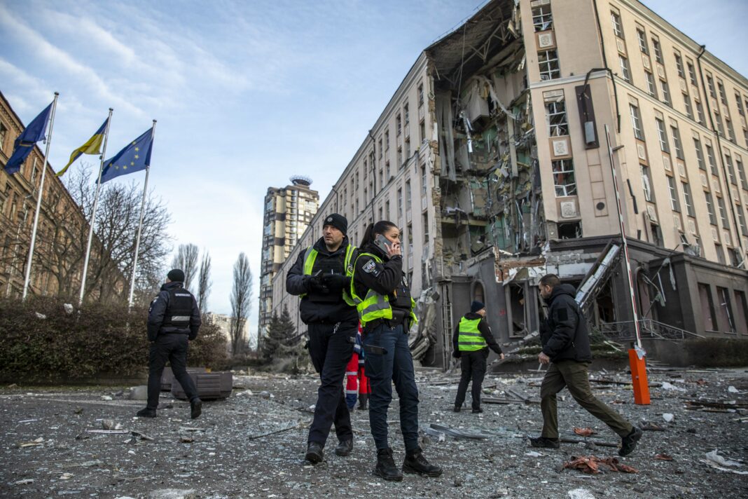 KIEV, HOTEL COLPITO DALL' ATTACCO MISSILISTICO RUSSO