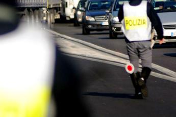 Incidente su A1, scontro tra tir e pullman: due morti