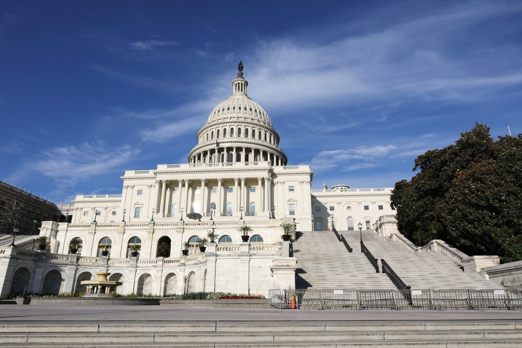 capital-hill-g3ed16129a_1920