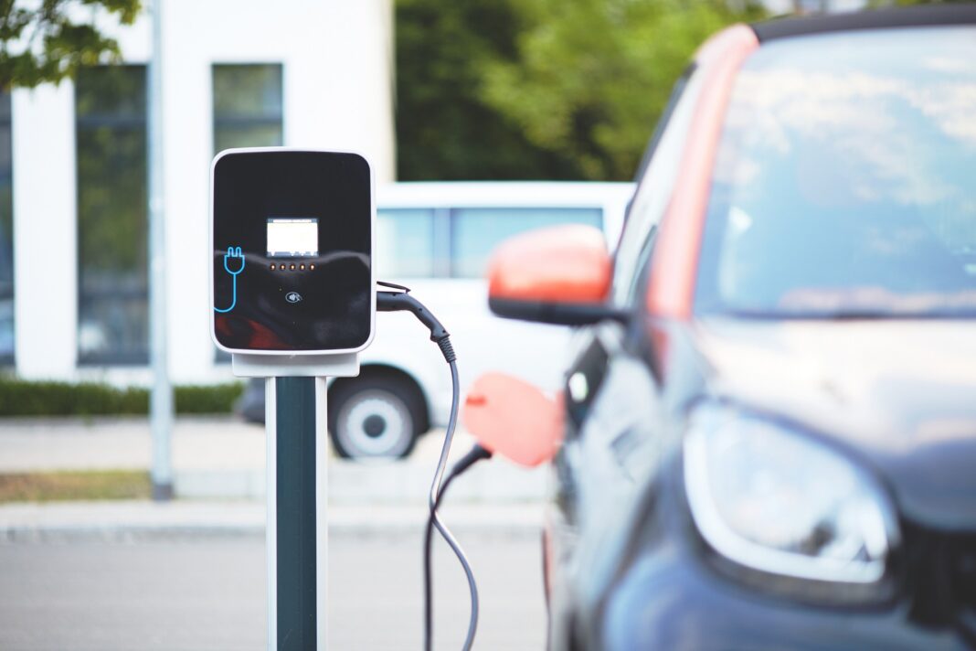 Colonnina di ricarica auto elettrica