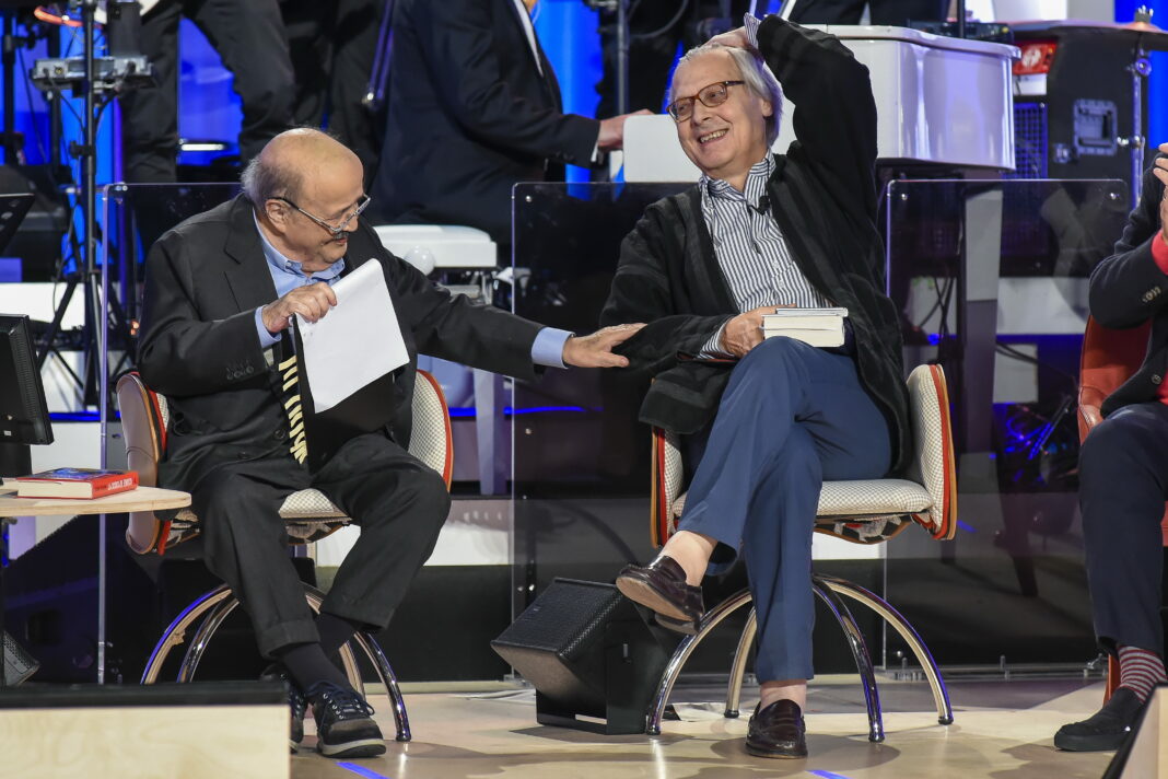 I cento volti inventati al Parioli Sgarbi: “È morto un padre caduto fra noi come una meteora”