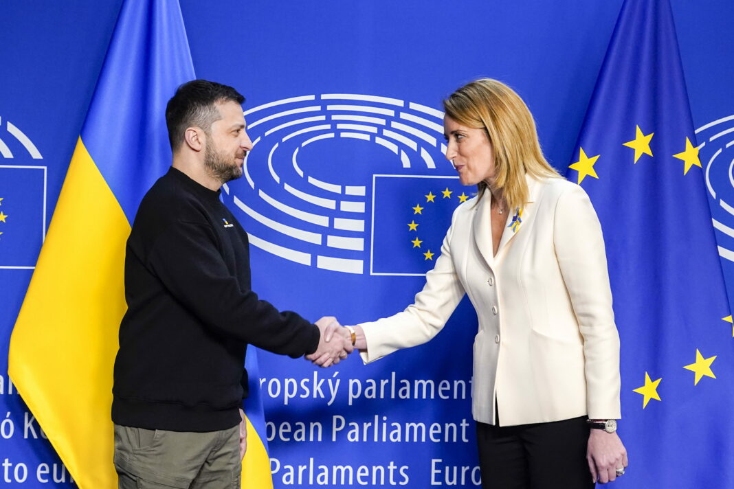 Sì ai caccia dall’Europarlamento “L’Ucraina deve vincere”