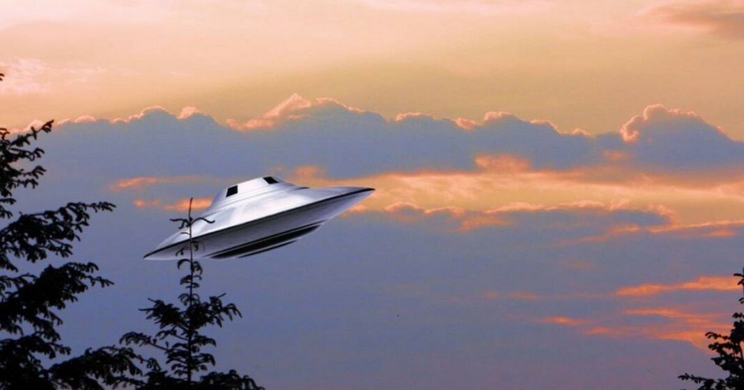 GHIGLIOTTINA - SE CI VUOLE UN UFO PER FARE LA PACE