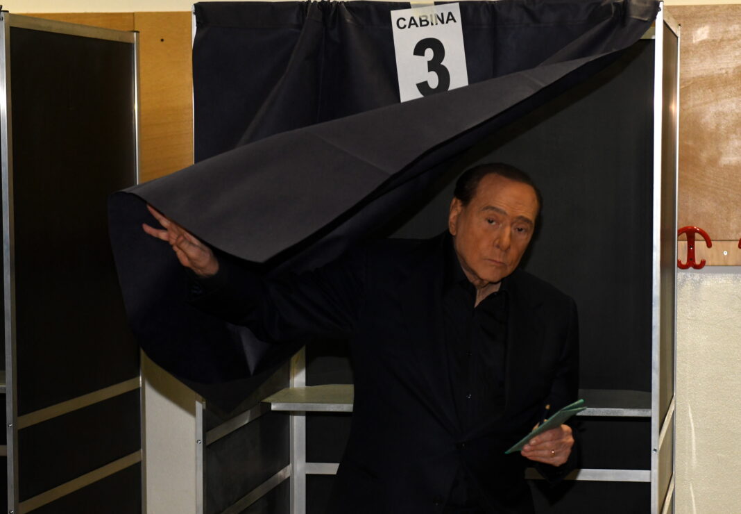 ELEZIONI REGIONALI LOMBARDIA, SILVIO BERLUSCONI AL VOTO Silvio Berlusconi assolto dopo 11 anni. Processo Rubyter