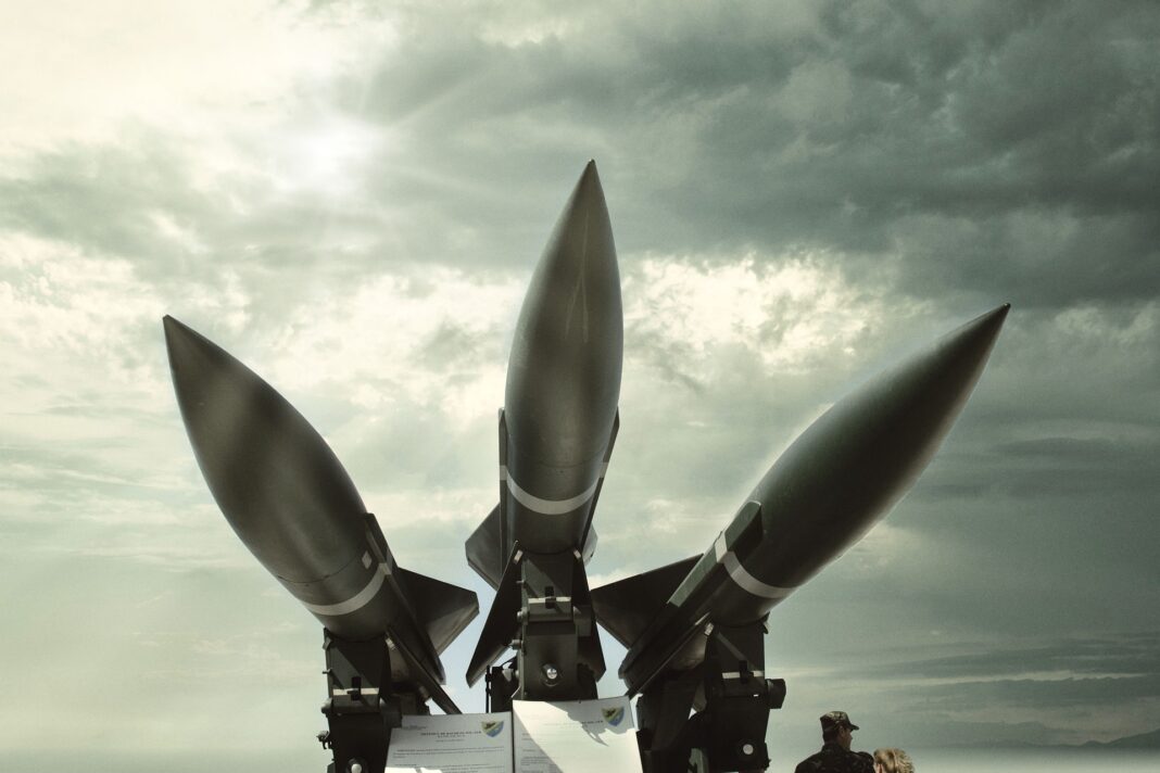 missile-gb72a81e4d_1920