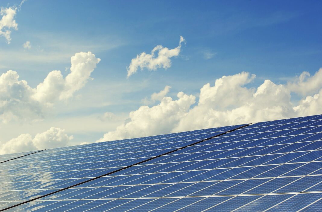 photovoltaic-g08fb0466a_1920