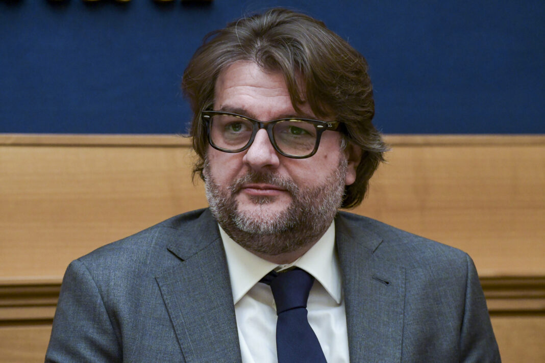 Siamo schiavi della finanza europea. Così si determina il vortice della crisi