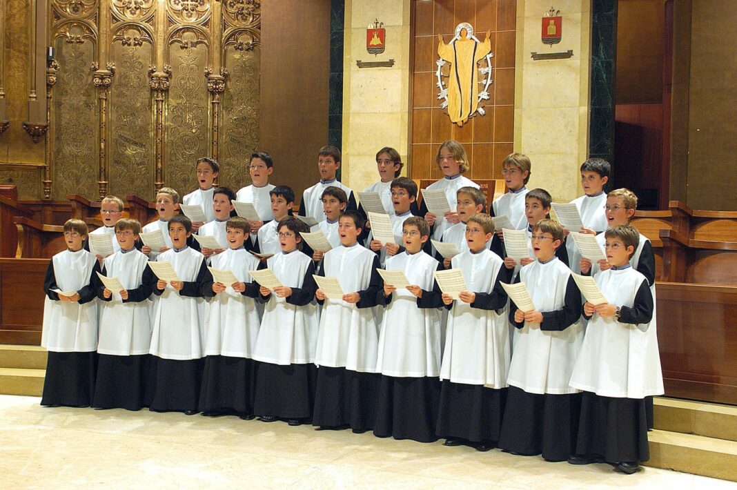Dopo 700 anni le donne potranno cantare nel coro di Montserrat