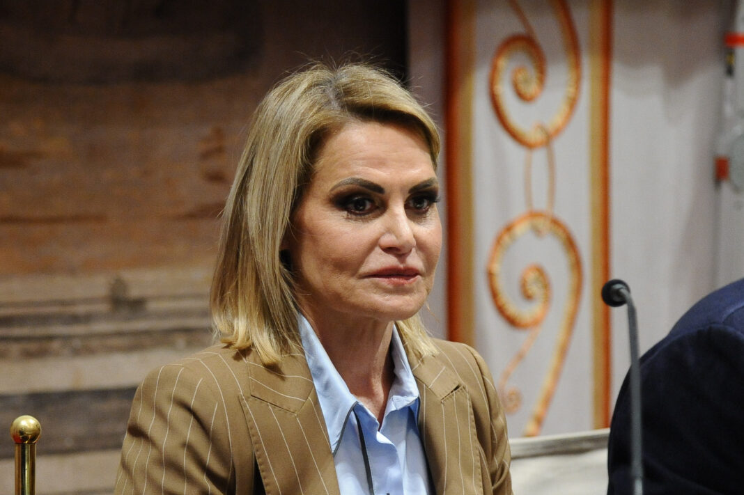 Simona Ventura: “Sono felice e la sventura non mi fa paura”