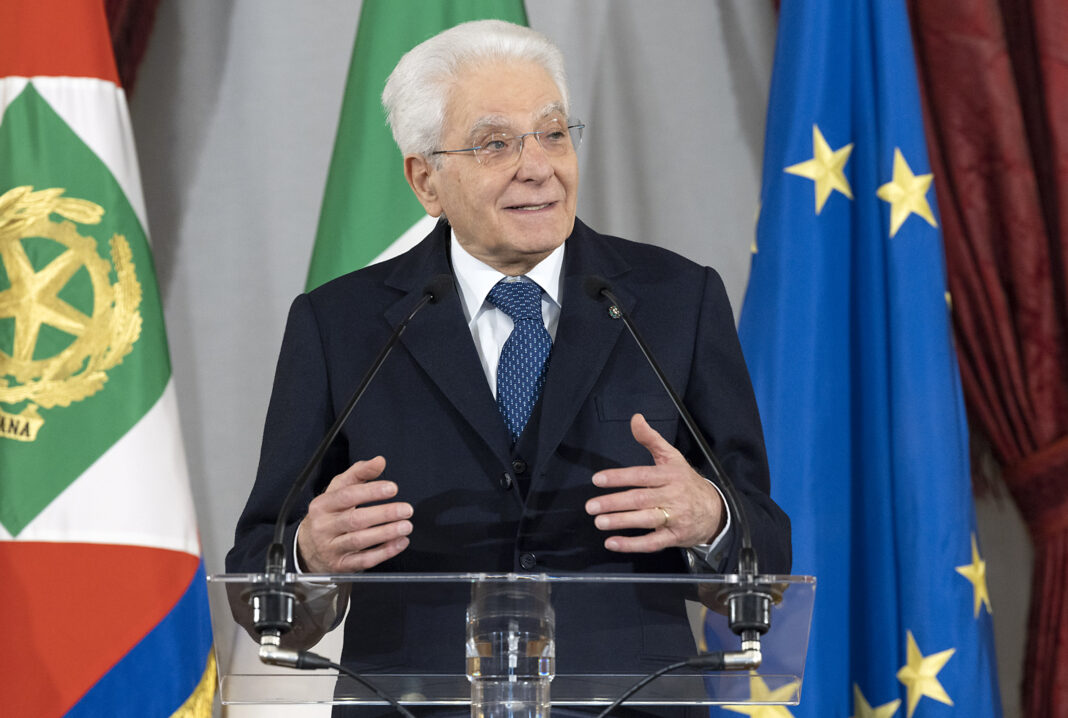 CERIMONIA DI CONSEGNA DEGLI ATTESTATI D’ONORE DI ALFIERE DELLA REPUBBLICA Liberalmente Corretto - Il colle più alto