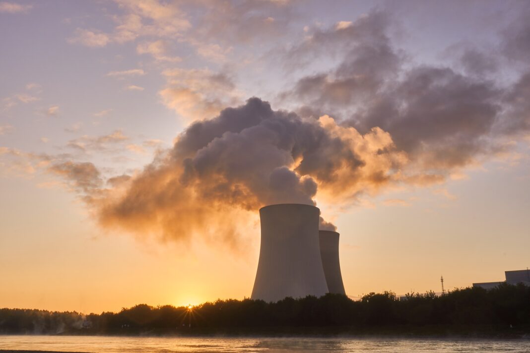 nuclear-power-plant-g51a319abc_1920 NUCLEARE SI RIPARTE
