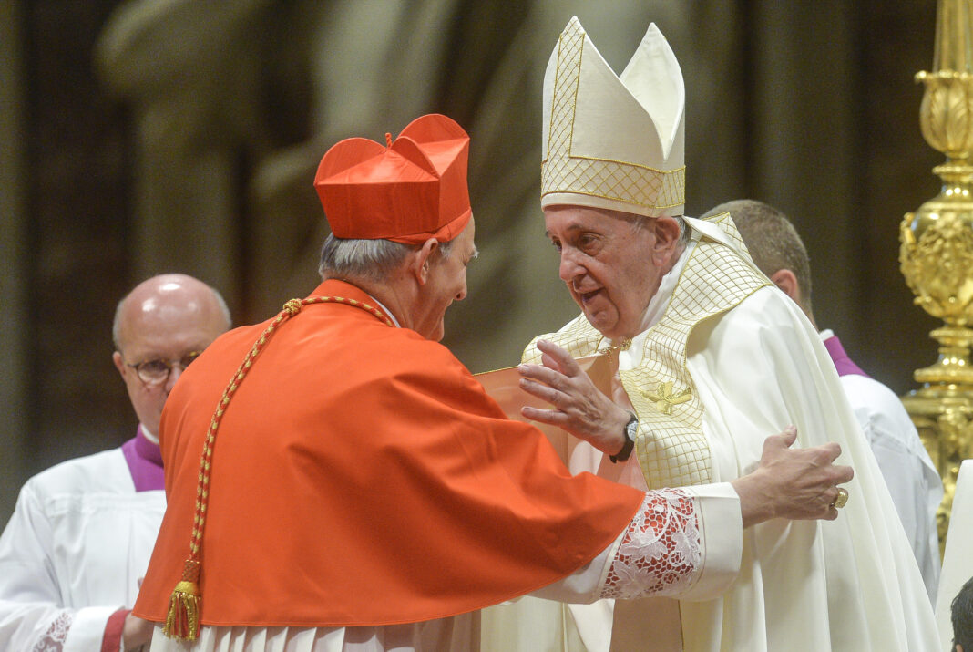 CONCISTORO ORDINARIO PUBBLICO PER L' ELEZIONE DI 13 NUOVI CARDINALI Il Papa: “Vi prego, fermate i trafficanti” Zuppi “Accogliere chi ha perso tutto”