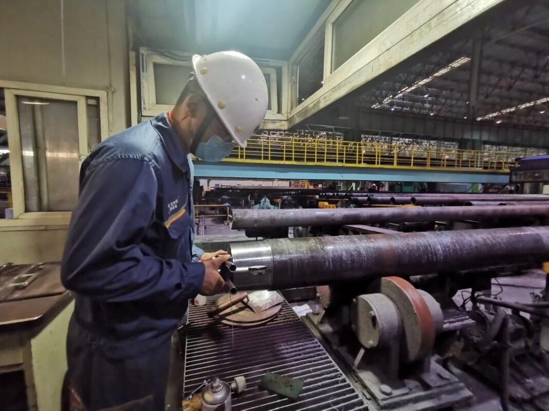 Soliti sindacati: tutti in piazza. Il governo: “Siamo delusi” Ma i dati del lavoro migliorano