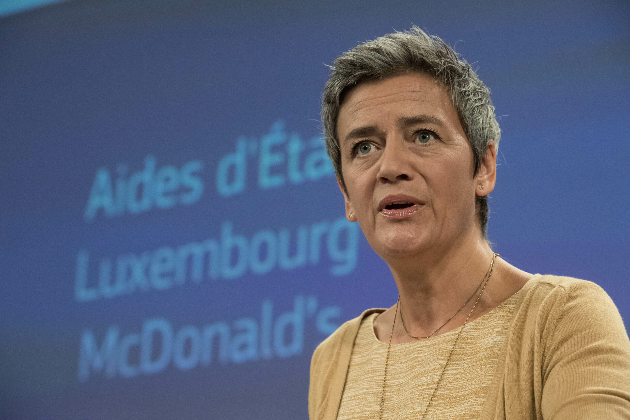 L’ex vicepresidente della Commissione Ue ora vende scarpe