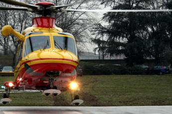 Elicottero precipita in Valtellina, recuperati i 3 feriti