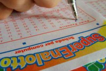 Superenalotto, due 5 vincono 95mila euro