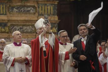 San Gennaro, miracolo si ripete: il sangue si è sciolto