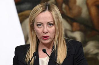 Sondaggi politici: Fratelli d’Italia in calo, crescono Pd e M5S