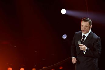 Tiziano Ferro divorzia dal marito Victor Allen: “Ora devo pensare ai miei figli”
