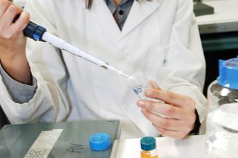 Tumori, la designer di studi clinici, ‘strategia olistica per combatterli’