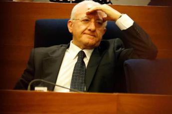 de luca spara a zero su fico 5stelle pd schlein ricci decaro