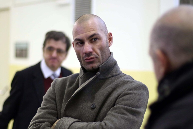 un anno e 4 mesi al figlio di bossi che maltrattava la madre