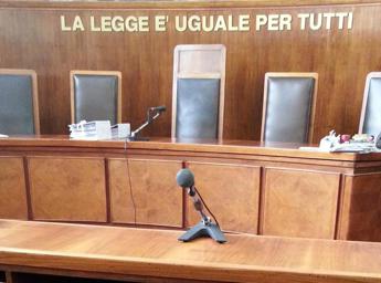 Makka rimarrà libera dopo la condanna a oltre 9 anni per aver ucciso il padre Makka rimarrà libera dopo la condanna a oltre 9 anni per aver ucciso il padre