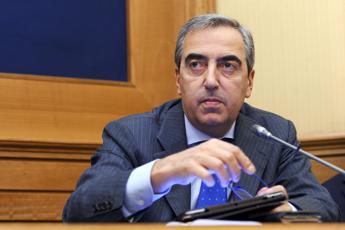 imbrattare 232 reato e gasparri chi sporca paga