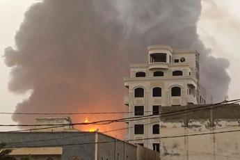 Attacchi Houthi a Tel Aviv, attacchi Usa a Sana’a Attacchi Houthi a Tel Aviv, attacchi Usa a Sana’a