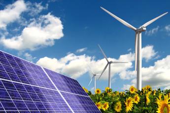 Risparmio energetico tra sprechi e nuovi pericoli per la produzione Risparmio energetico tra sprechi e nuovi pericoli per la produzione