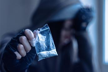 “Il poliziotto è marcio”: storie vere di rapine e droga “Il poliziotto è marcio”: storie vere di rapine e droga